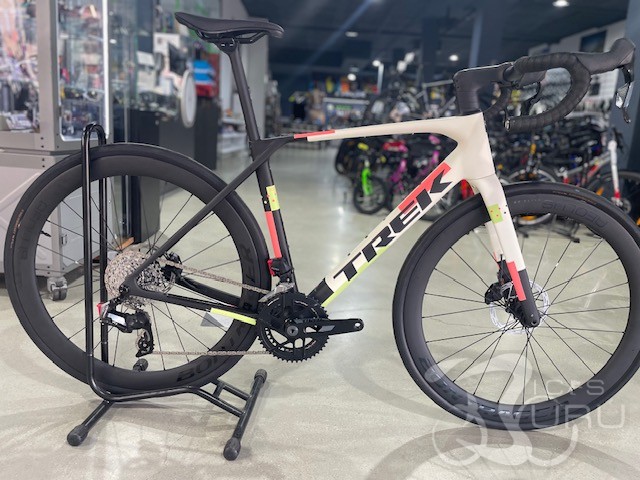 TREK DOMANE 2027